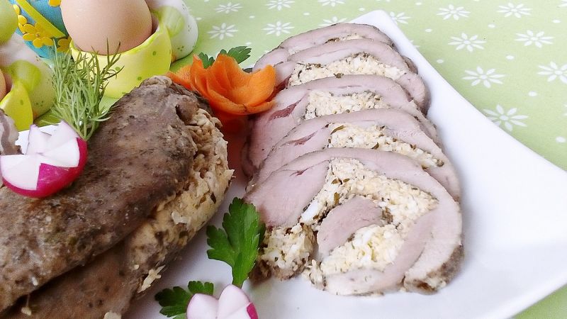 Pieczony udziec indyczy z pastą jajeczno-chrzanową Pieczony udziec indyczy z pastą jajeczno-chrzanową