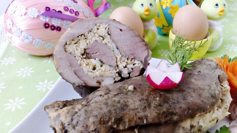 Pieczony udziec indyczy z pastą jajeczno-chrzanową Pieczony udziec indyczy z pastą jajeczno-chrzanową