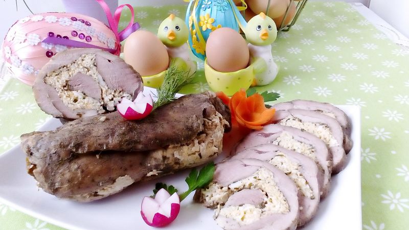 Pieczony udziec indyczy z pastą jajeczno-chrzanową Pieczony udziec indyczy z pastą jajeczno-chrzanową