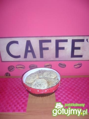 Pieguski z bakaliami i posypką.