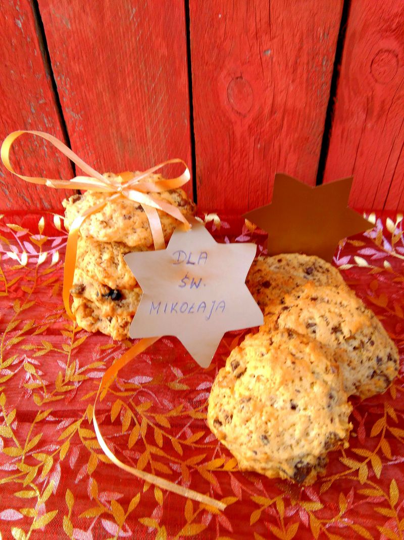 Pieguski z czekoladą i orzechami