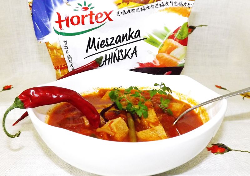 Piekielna zupa z mięsem i warzywami po chińsku Piekielna zupa z mięsem i warzywami po chińsku