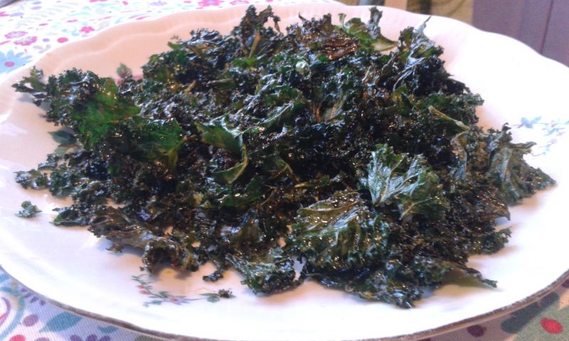 Piekielne chipsy z jarmużu