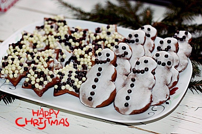 Pierniczki gwiazdki i bałwanki Pierniczki gwiazdki i bałwanki