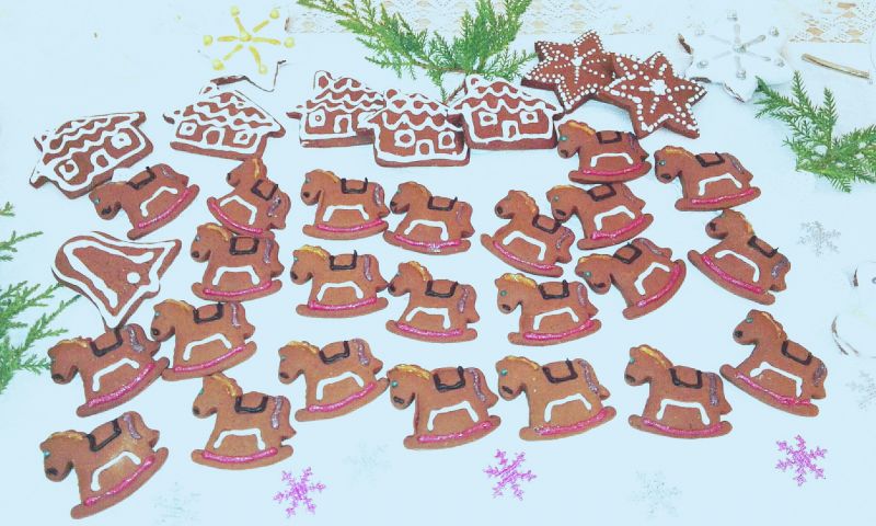 Pierniczki -koniki na biegunach  Pierniczki -koniki na biegunach