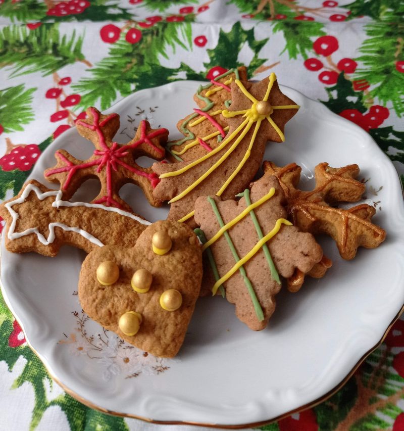 Pierniczki na miodzie gryczanym Pierniczki na miodzie gryczanym