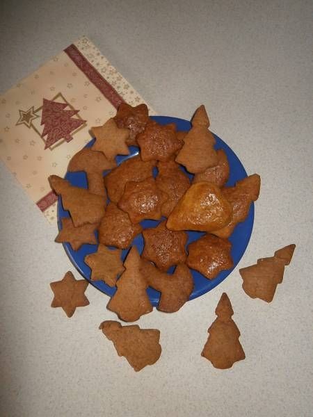 Pierniczki na miodzie i sodzie z brązowym cukrem