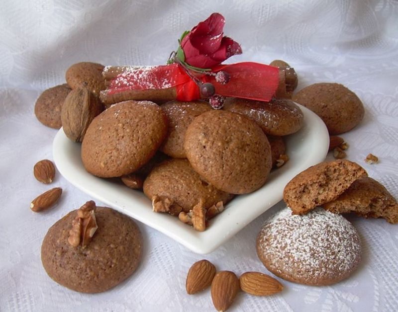 Pierniczki orzechowo-migdałowe z suszonymi owocami Pierniczki orzechowo-migdałowe z suszonymi owocami