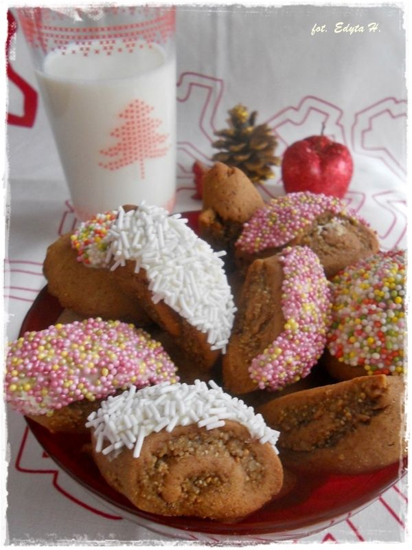 Pierniczki z masą makową Pierniczki z masą makową
