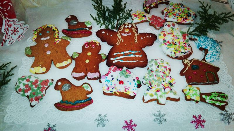 Pierniczki z orzeszkami Pierniczki z orzeszkami