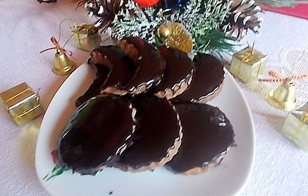 Pierniczki z ziemniaków, miodu i mąki razowej