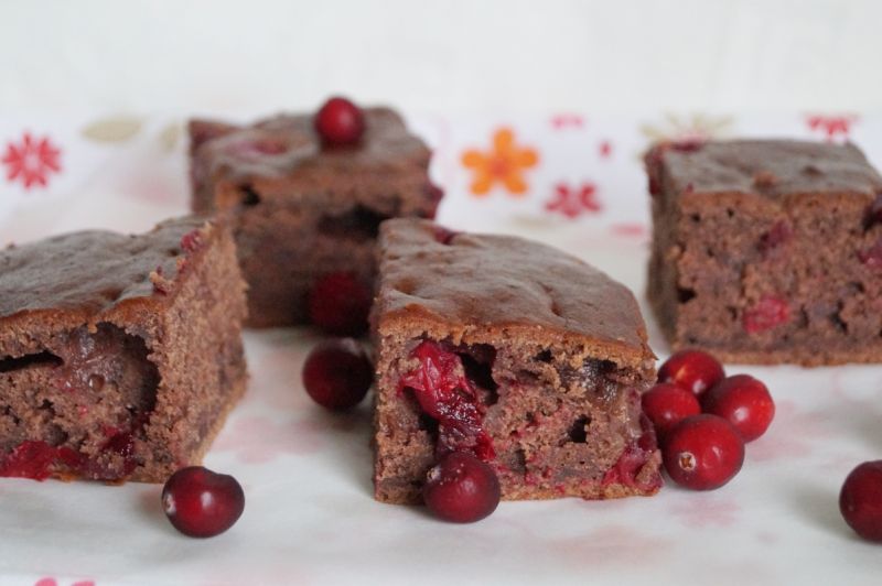 Piernik bananowy z żurawiną