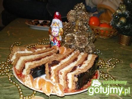 Piernik przekładany kremem i powidłami  Piernik przekładany kremem i powidłami