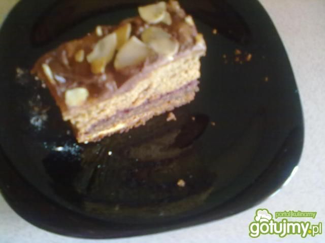 Piernik przekladany marmolada i kremem