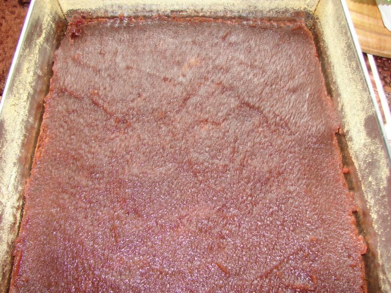 Piernik z brzoskwiniami