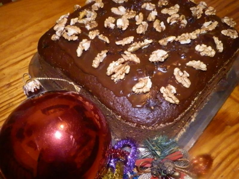 Piernik z czekoladą i orzechami  Piernik z czekoladą i orzechami
