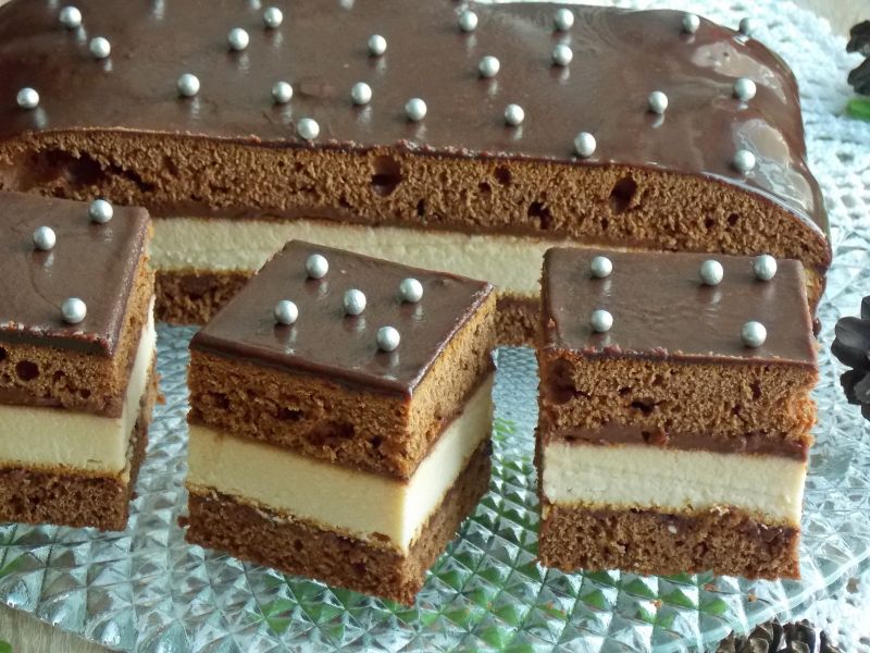 Piernik z marcepanem