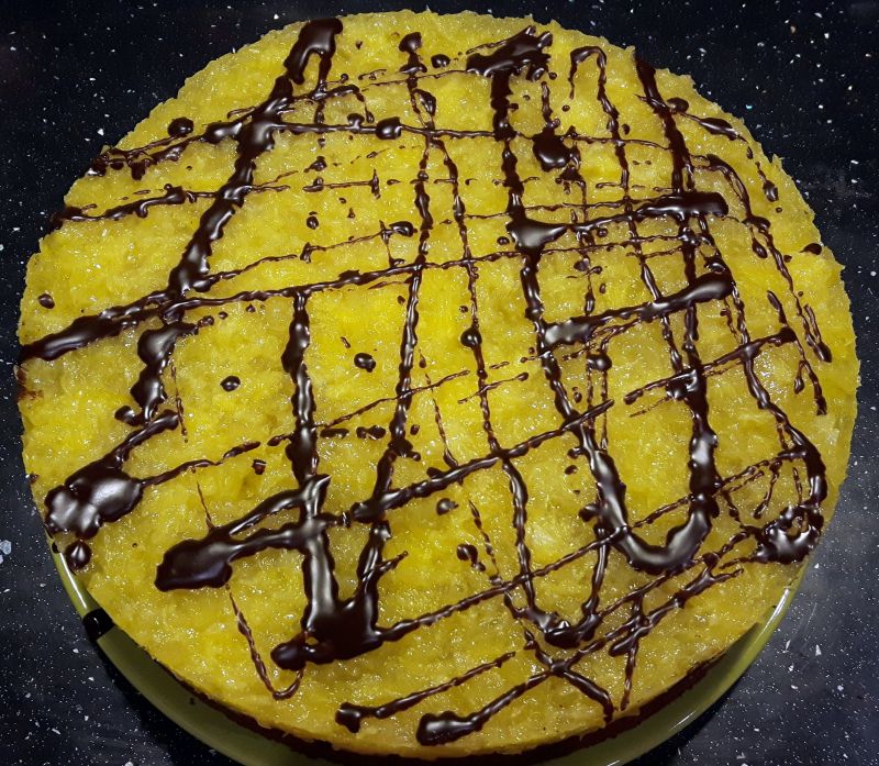 Piernik z masą czekoladową i musem mandarynkowym Piernik z masą czekoladową i musem mandarynkowym