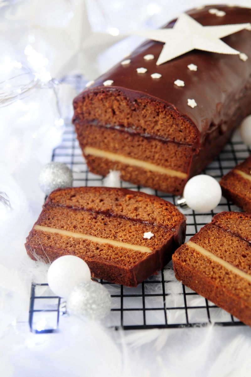 Piernik z masą marcepanową