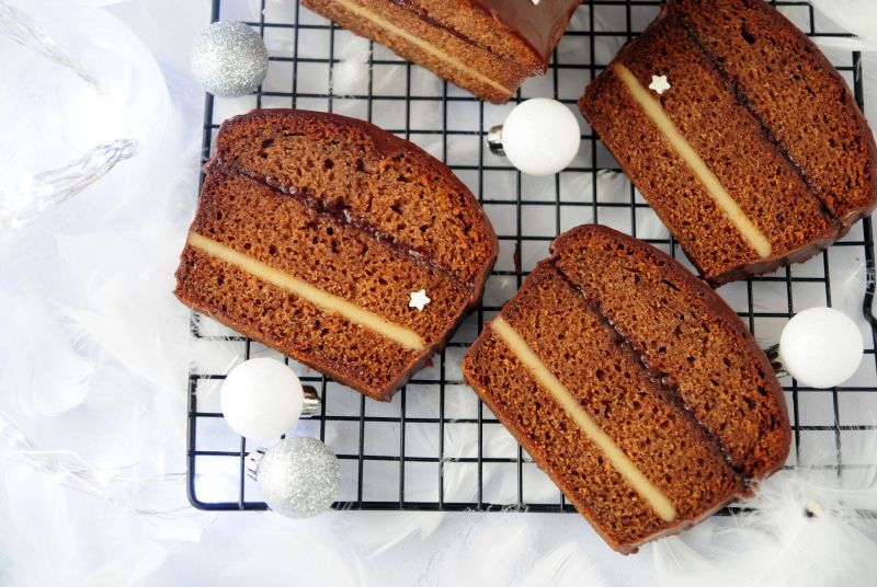 Piernik z masą marcepanową