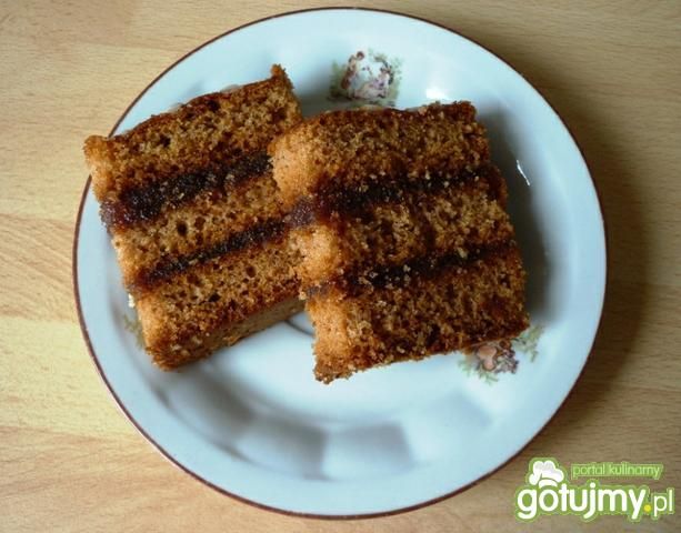 Piernik z miodem przekładany marmoladą