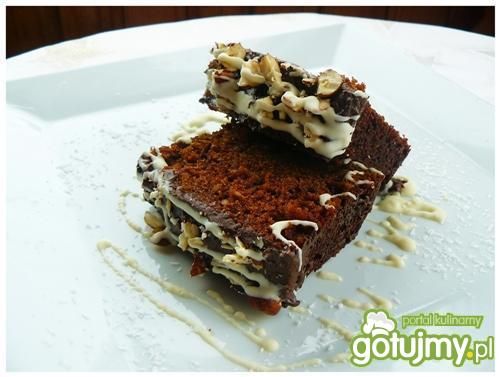 Piernik z orzechami w czekoladzie Piernik z orzechami w czekoladzie