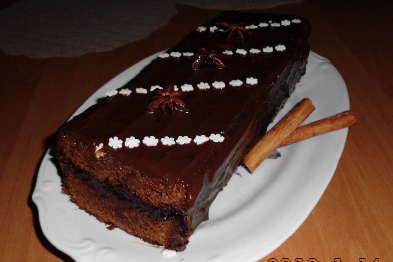 Piernik z suszoną śliwką