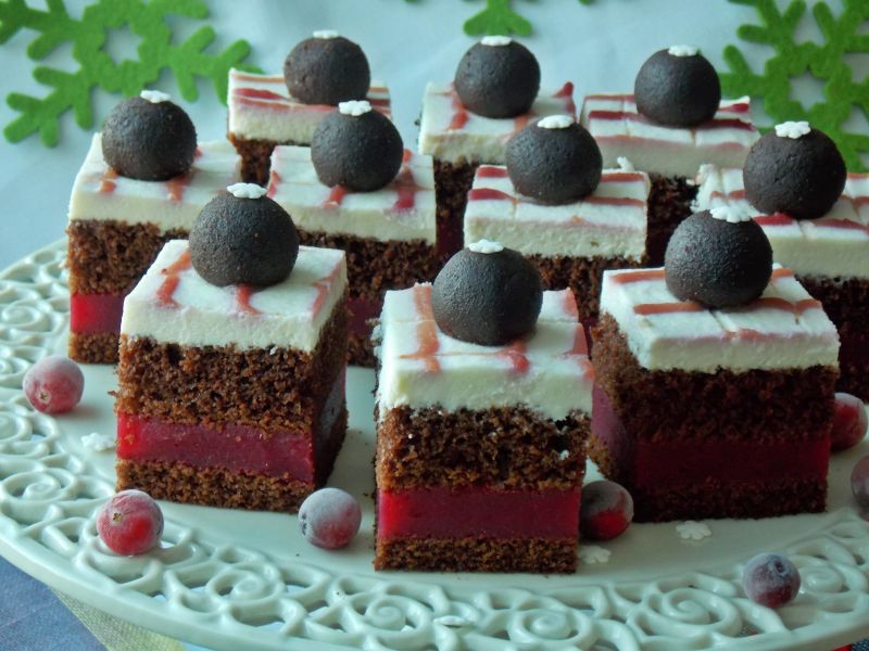 Piernik z żurawiną i białą czekoladą Piernik z żurawiną i białą czekoladą