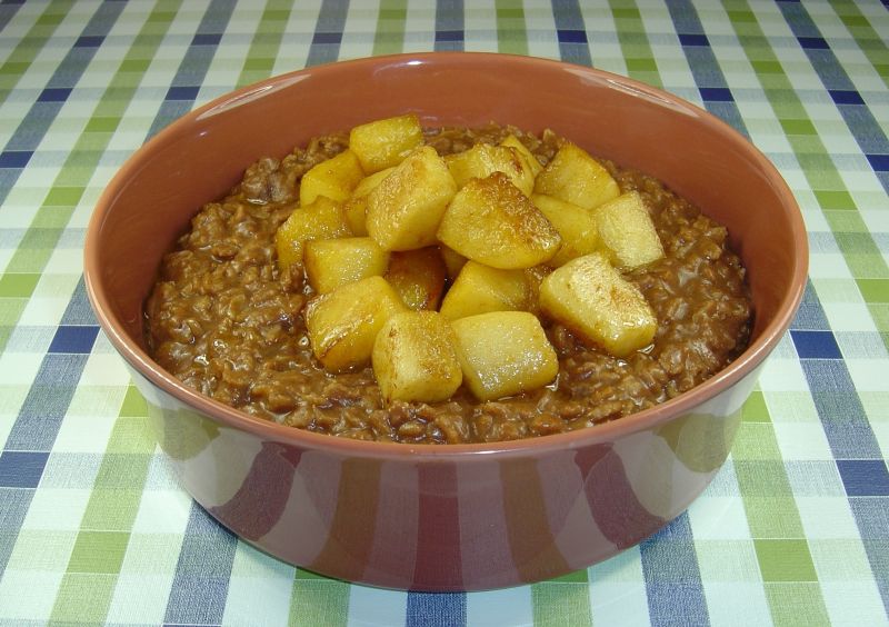 Piernikowa owsianka z karmelizowanymi jabłkami