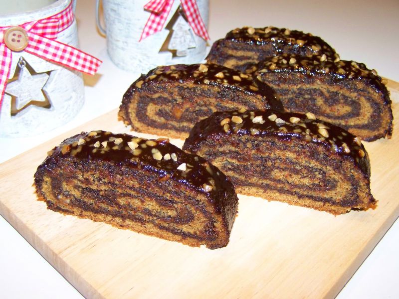 Piernikowa rolada z makiem Piernikowa rolada z makiem