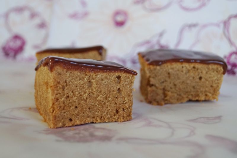 Piernikowe ciacho z miodem i kawą