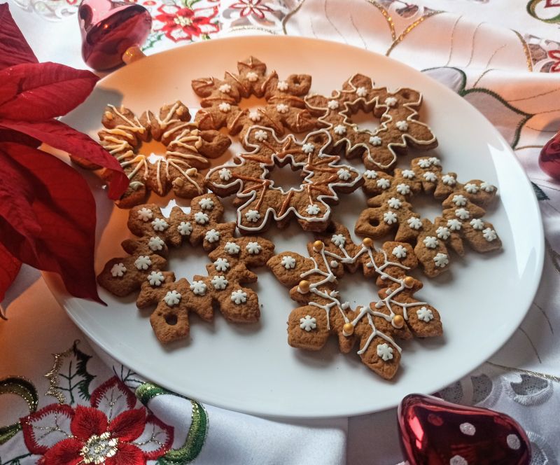 Piernikowe gwiazdy choinkowe  Piernikowe gwiazdy choinkowe