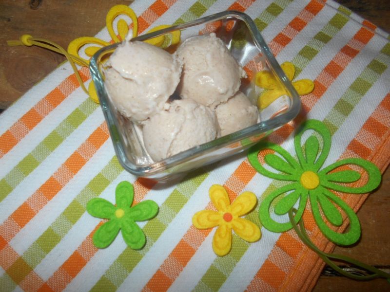 Piernikowe lody z kaszą manną