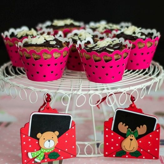 Piernikowe muffiny z żurawiną i powidłami