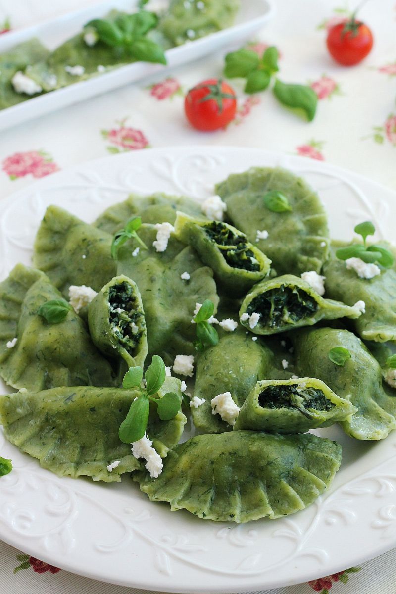 Pierogi bazyliowo szpinakowe
