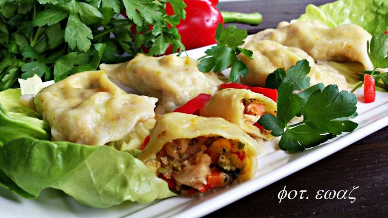 Pierogi curry z kolorowym farszem