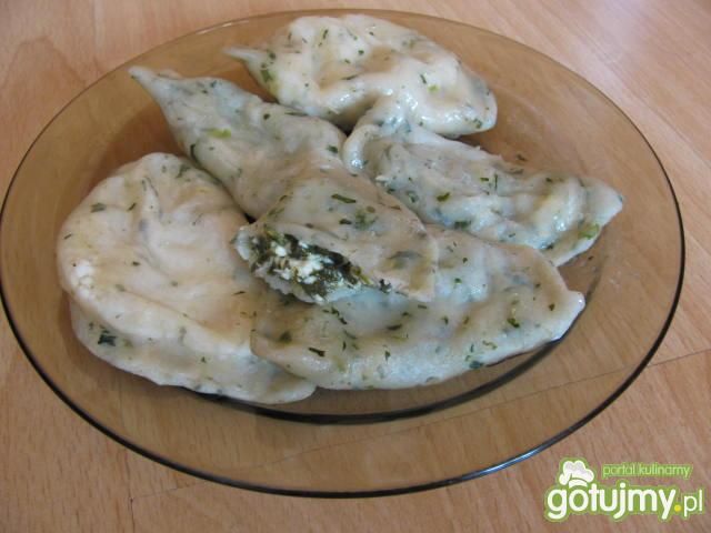 Pierogi faszerowane serem i zieleniną Pierogi faszerowane serem i zieleniną