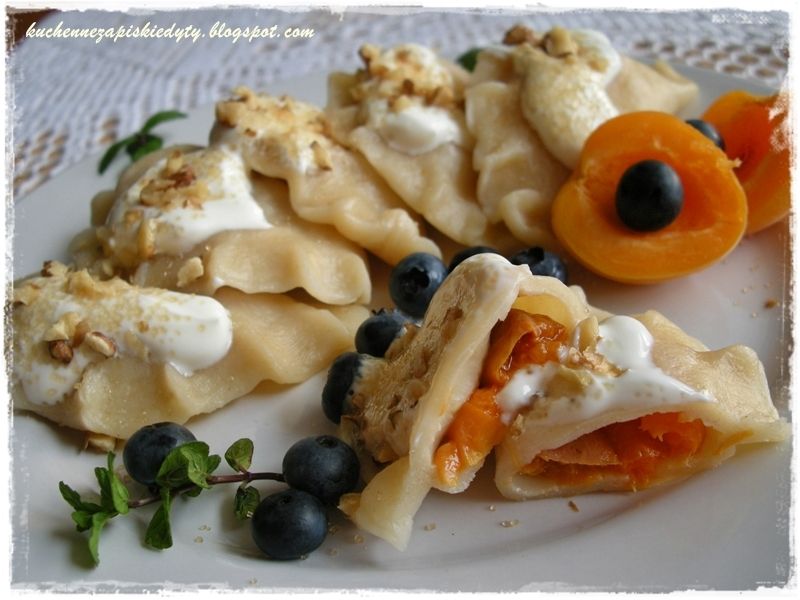 Pierogi maślankowe z morelami Pierogi maślankowe z morelami