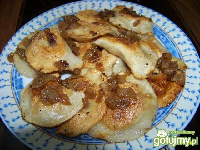 Pierogi nadziane po rusku, z patelni    