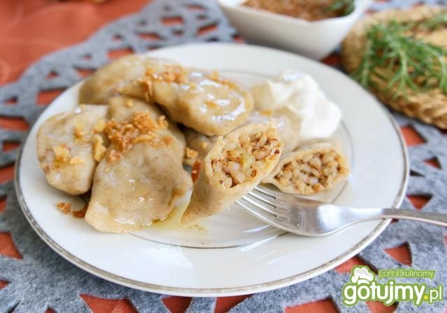 Pierogi pełnoziarniste z kaszą gryczaną Pierogi pełnoziarniste z kaszą gryczaną