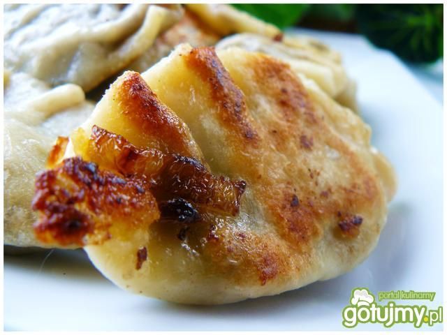 Pierogi po wiejsku - z kaszanką i cebulą Pierogi po wiejsku - z kaszanką i cebulą