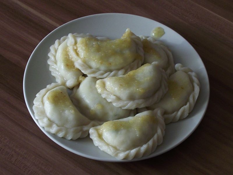 Pierogi ruskie z koperkiem i natką pietruszki