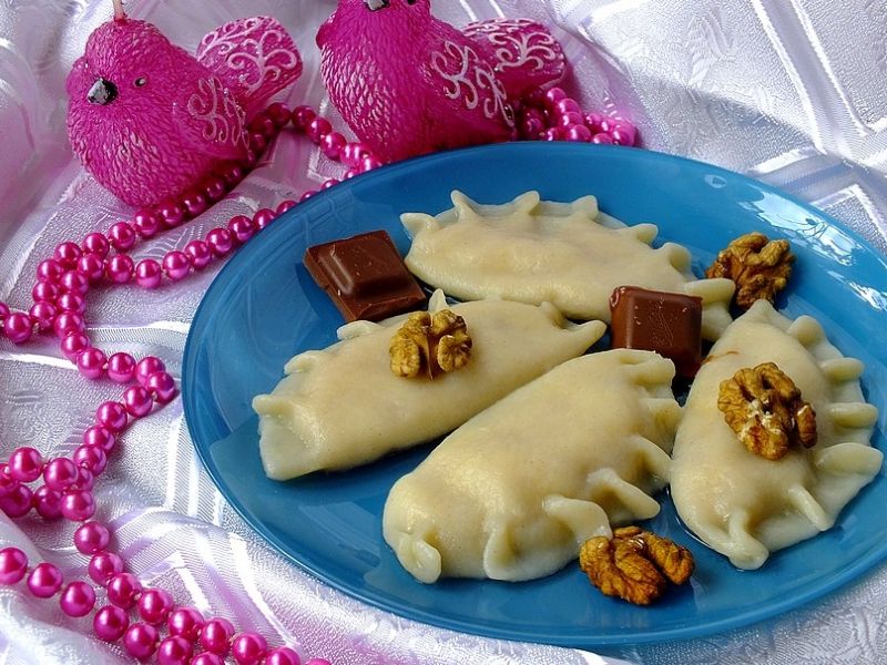 Pierogi serowo-bananowo-czekoladowe  Pierogi serowo-bananowo-czekoladowe