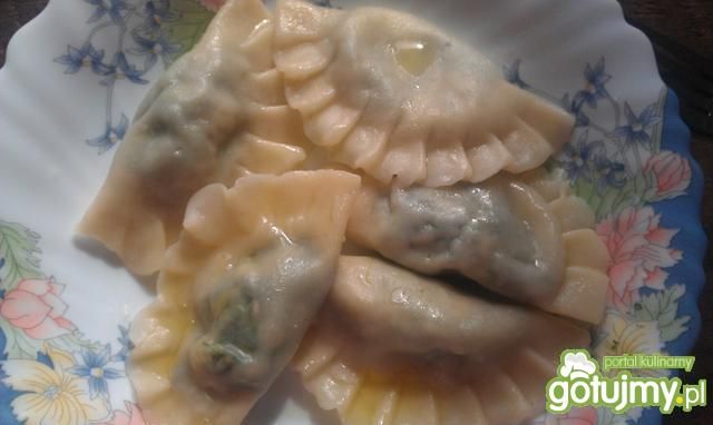Pierogi serowo-szpinakowe Pierogi serowo-szpinakowe