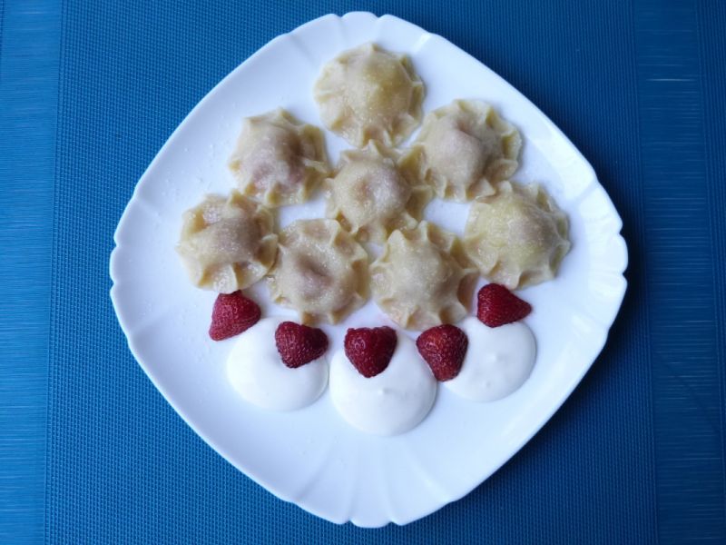 Pierogi truskawkowo-bananowe