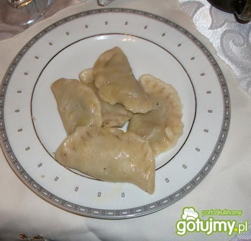 Pierogi wigilijne z farszem z kapusty Pierogi wigilijne z farszem z kapusty