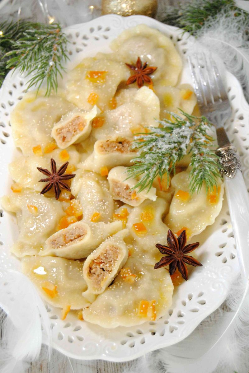 Pierogi z białym makiem