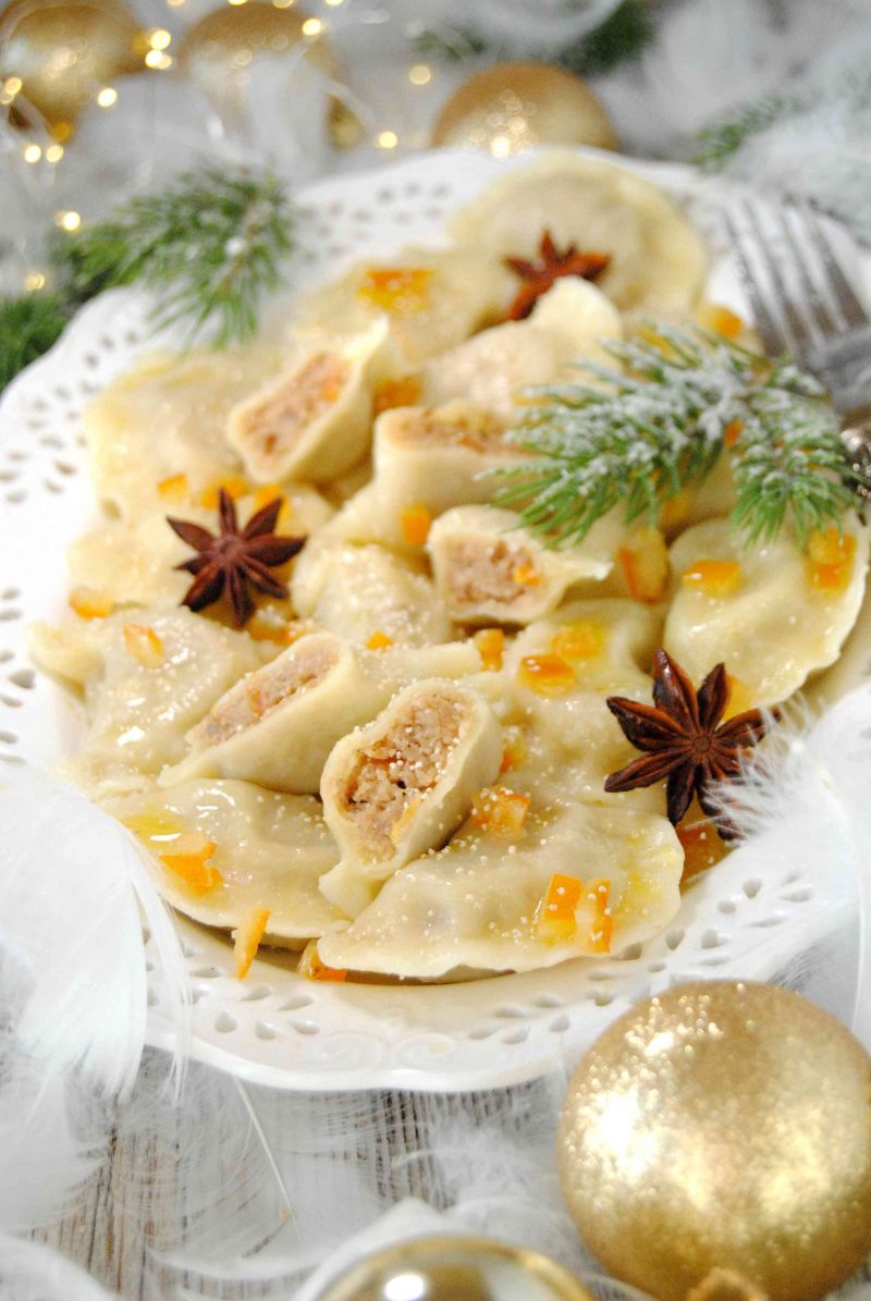 Pierogi z białym makiem