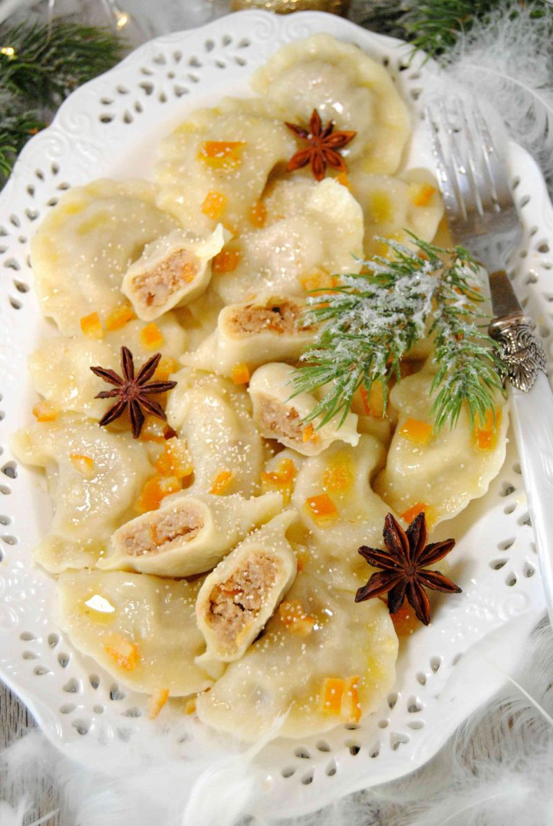 Pierogi z białym makiem