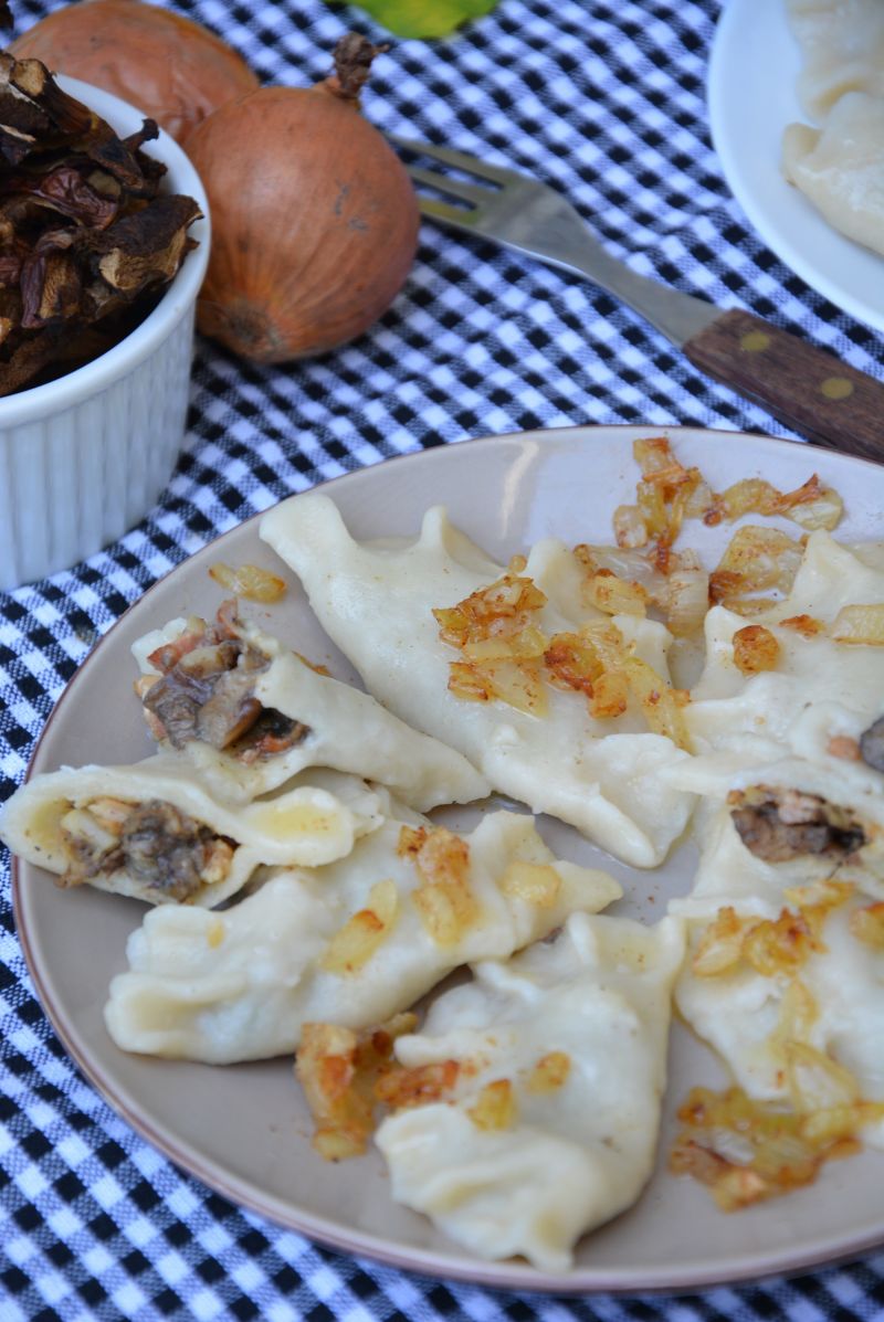 Pierogi z boczkiem i grzybami